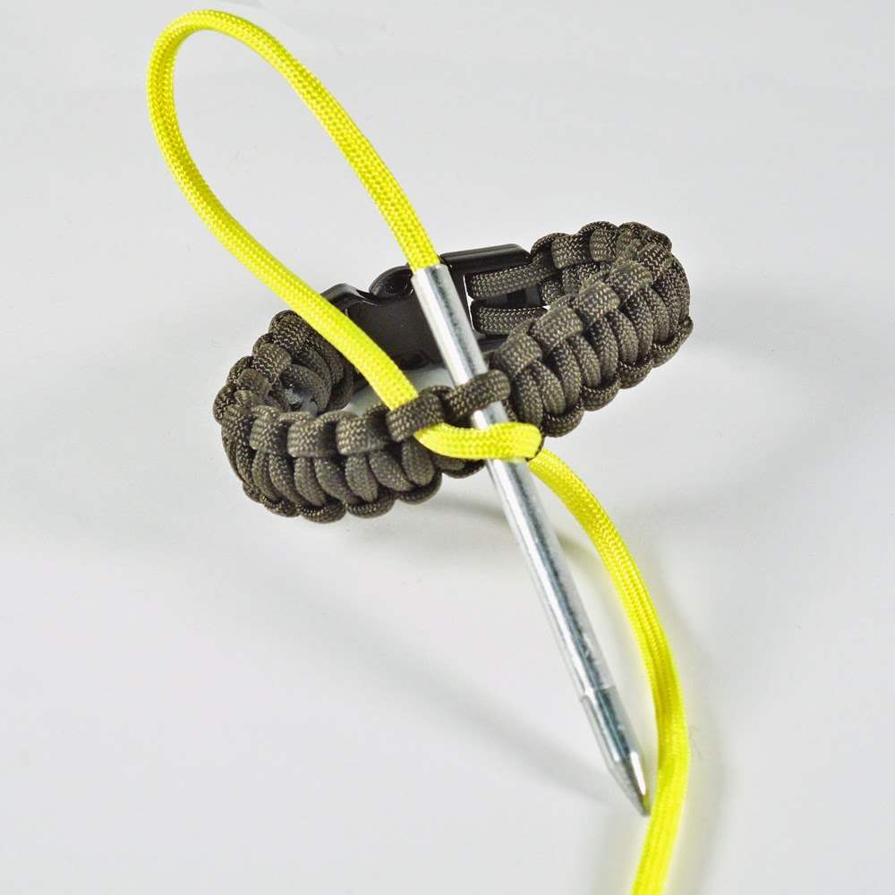 Paracord Bracelet with Fid