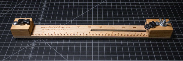 Compact bracelet jig