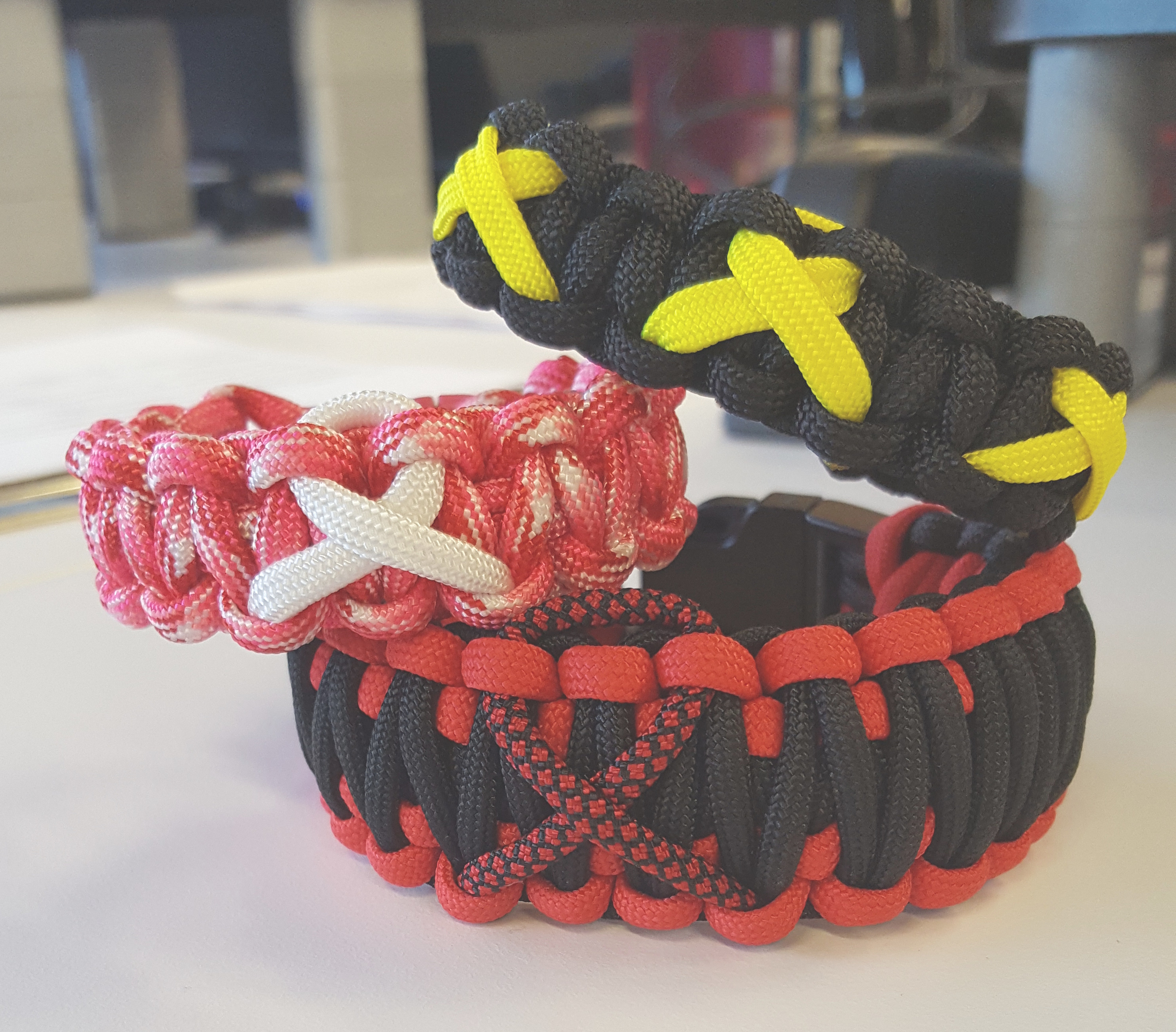 Completed paracord awareness bracelet