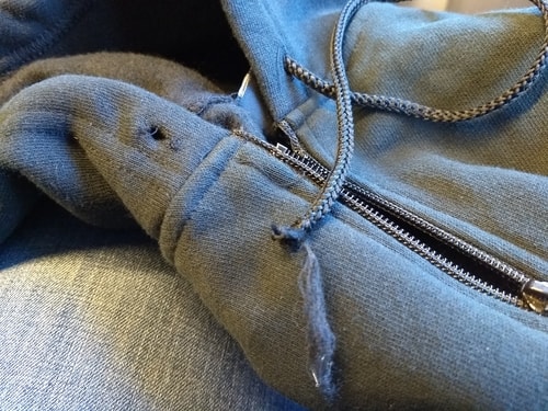 Hoodie strings: How to rethread your hoodie drawstring