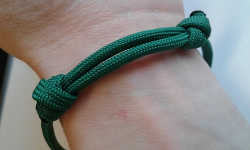 Stepbystep Tutorial on Making a Personalized Sliding Knot Friendship  Bracelet Pandahallcom