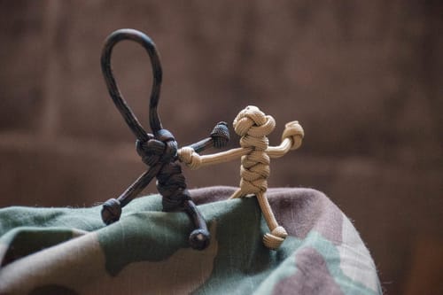 Little Green Army Men Snake knot people