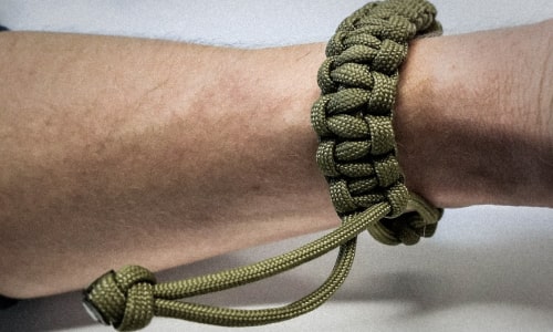 There's more to paracord bracelets than good looks