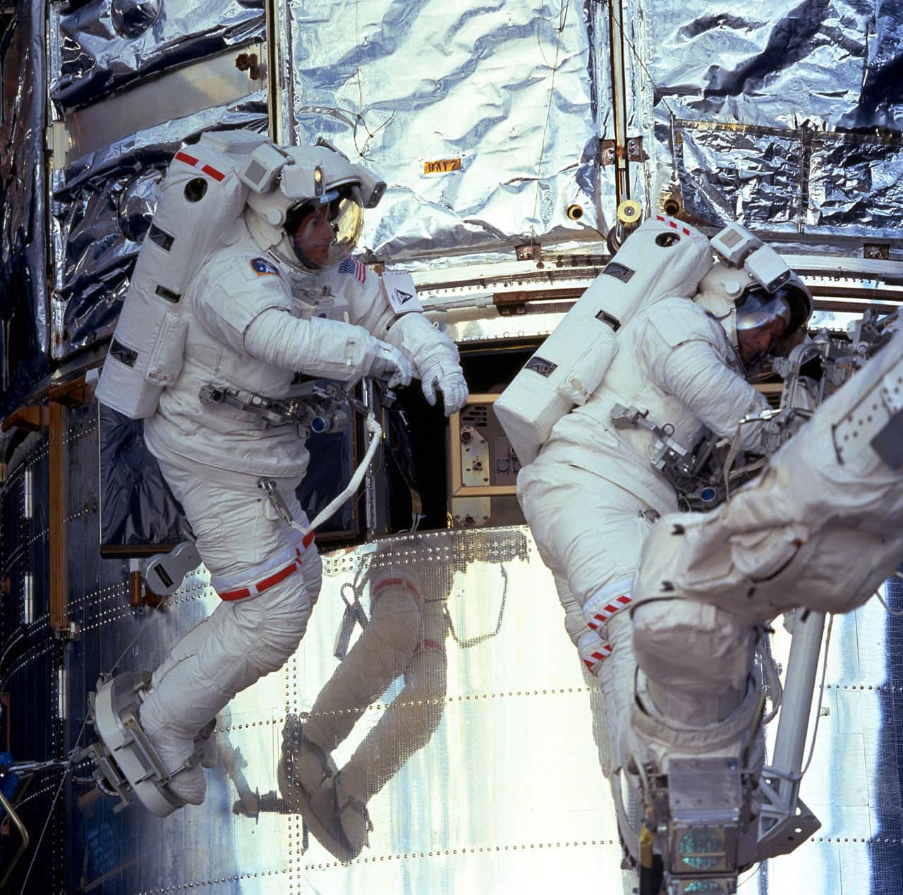 Paracord: The space-age duct tape Astronaughts working on Hubble