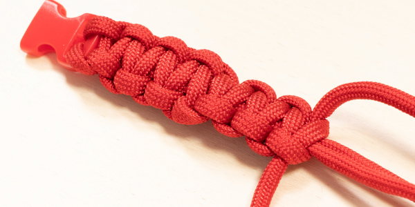 5 New Cobra Bracelet Variations to Try - Paracord Planet